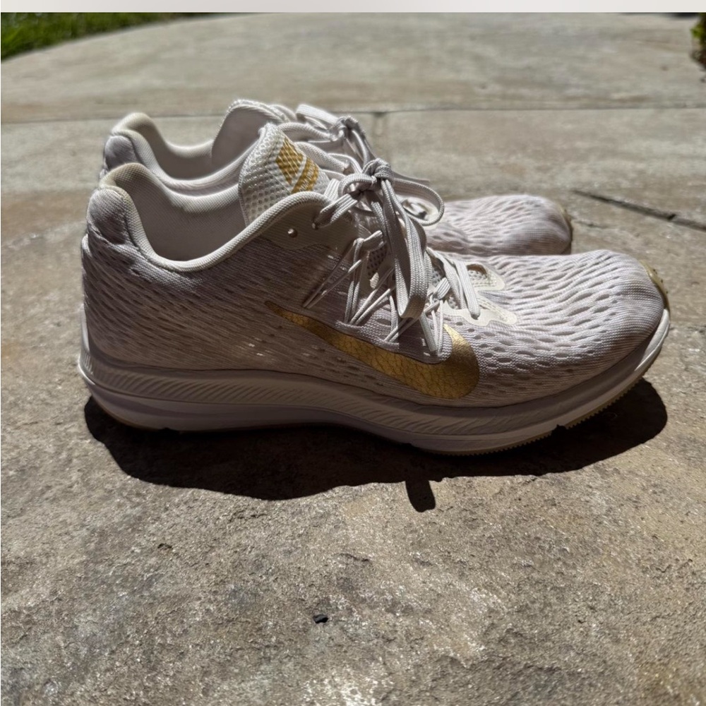 Nike Women's White and Gold Athletic Shoes